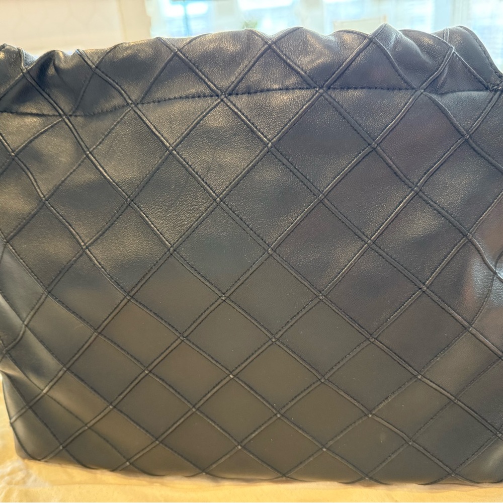 Tory Burch Fleming Black Shoulder Bag with Gold Chain - Picture 2 of 6